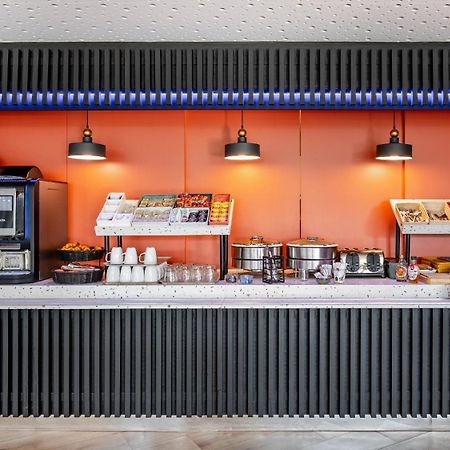 Hotel Akena Troyes - La Chapelle St-Luc Les Noes-pres-Troyes Zewnętrze zdjęcie