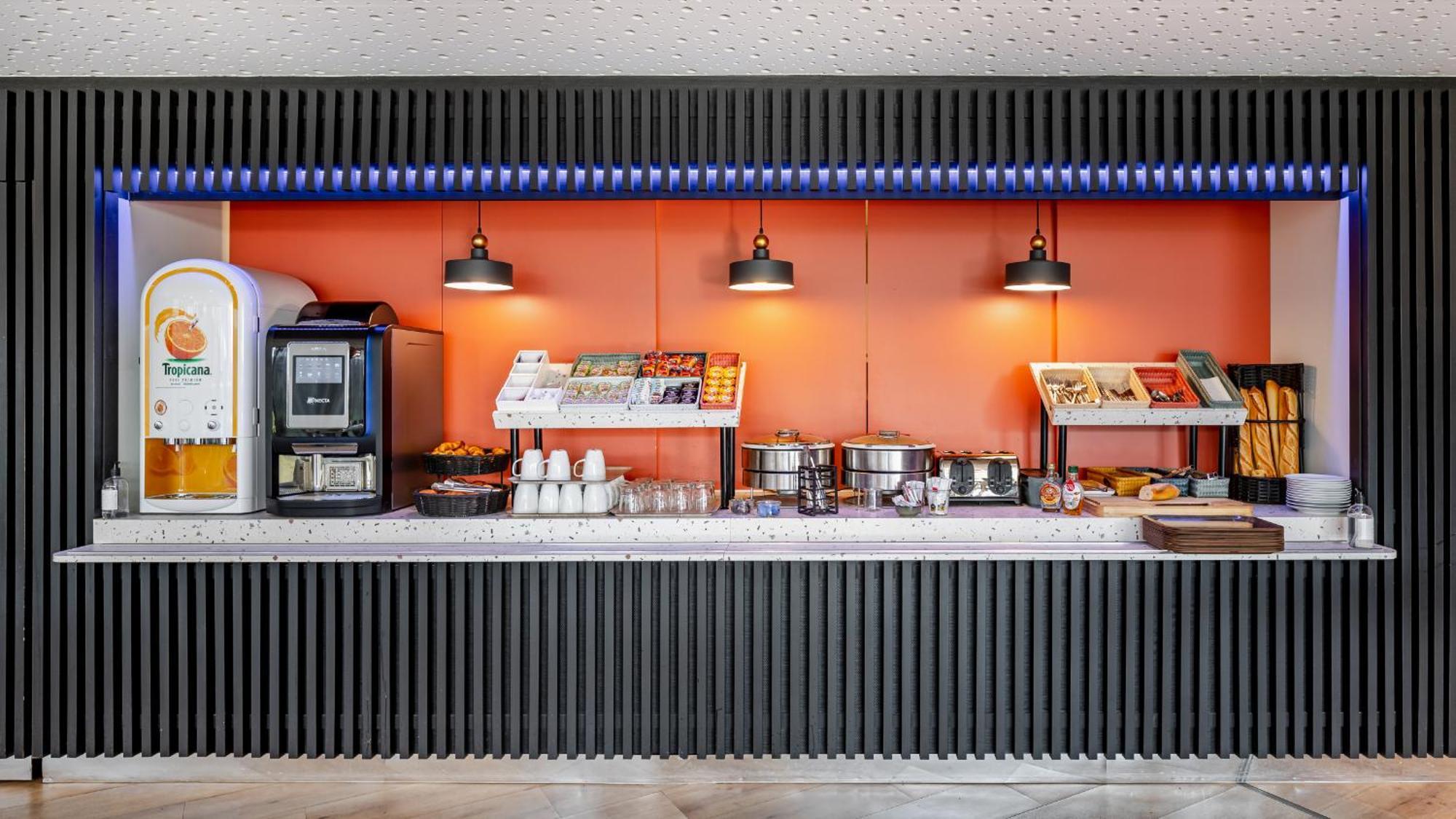 Hotel Akena Troyes - La Chapelle St-Luc Les Noes-pres-Troyes Zewnętrze zdjęcie