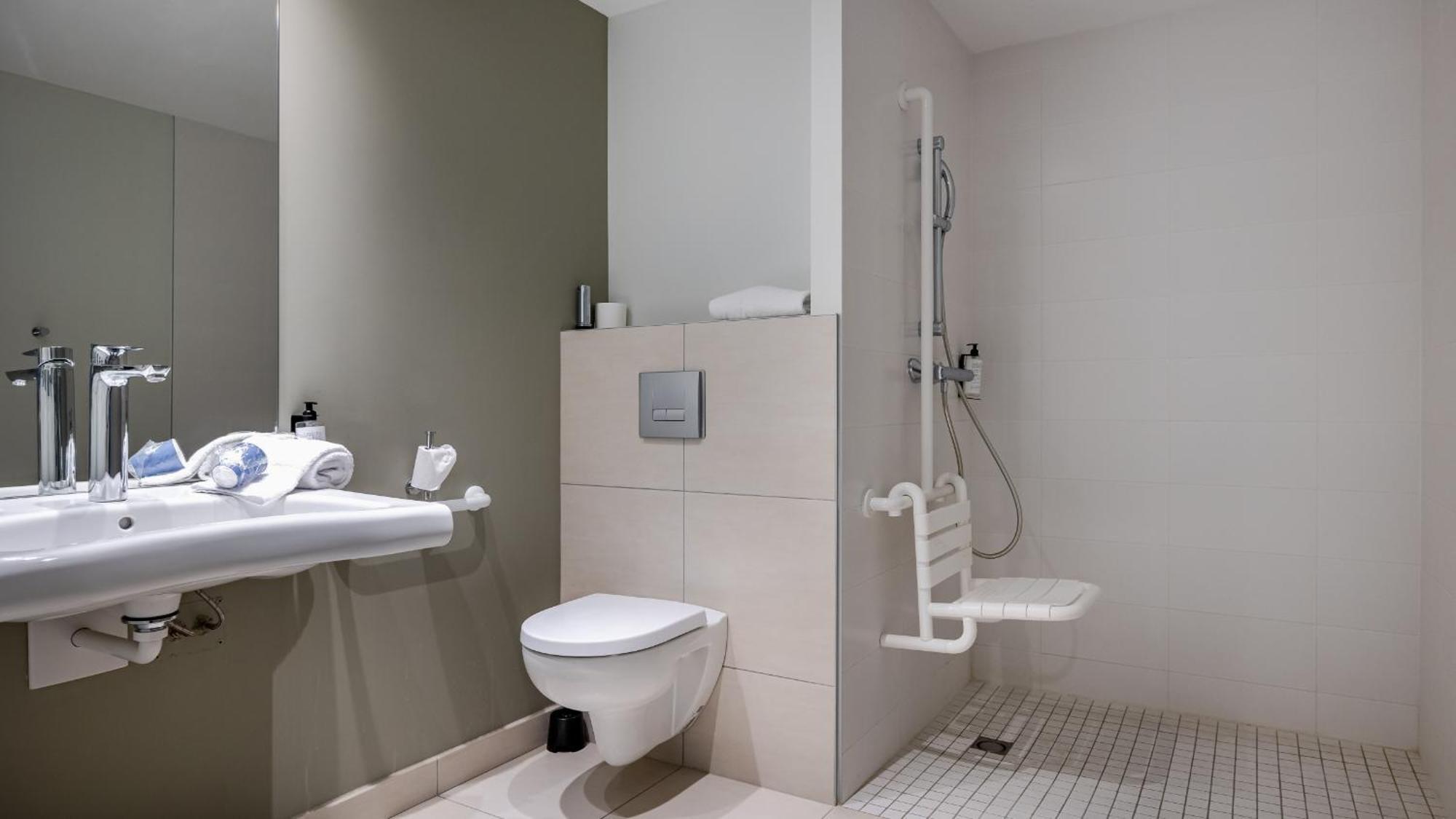 Hotel Akena Troyes - La Chapelle St-Luc Les Noes-pres-Troyes Zewnętrze zdjęcie